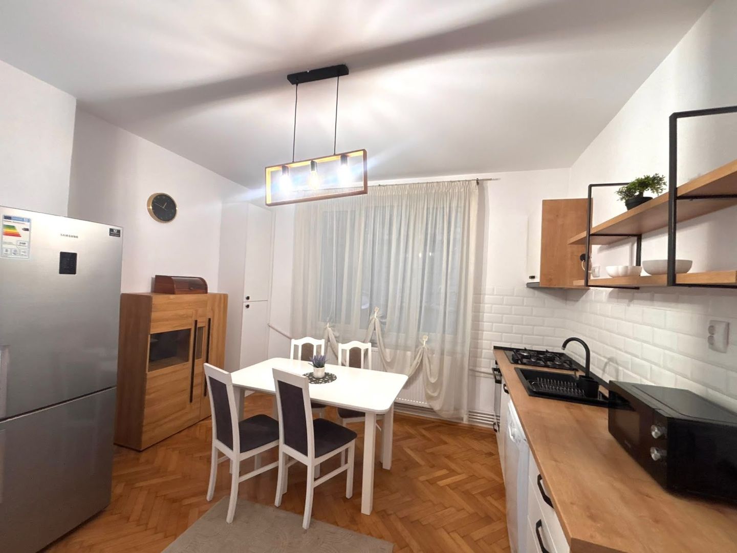 Apartament modern și elegant în zona Centrală - Poză 13