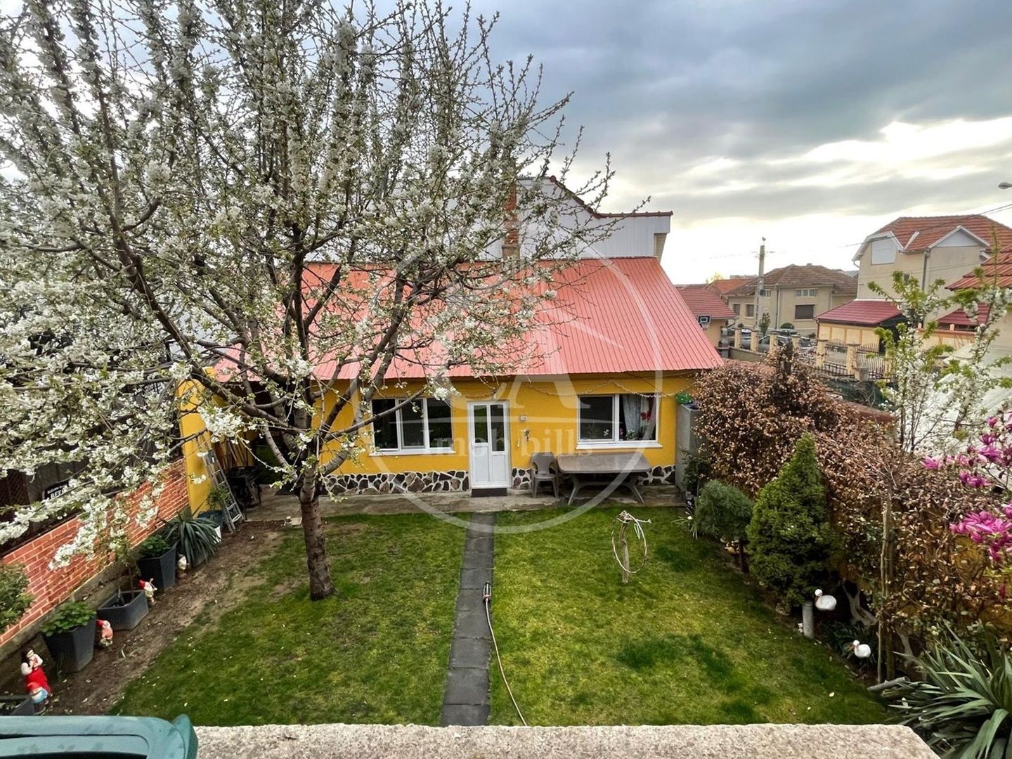 Casa de vânzare cu 7 camere in zona Nufarul, Oradea - Poză 4