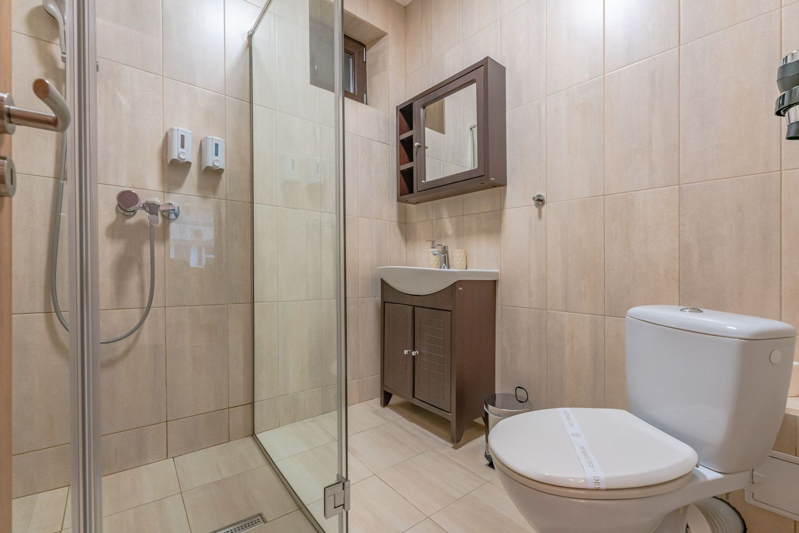 Pensiune Râșnov, 13 camere plus locuință proprietar, zonă Cetate - Poză 45