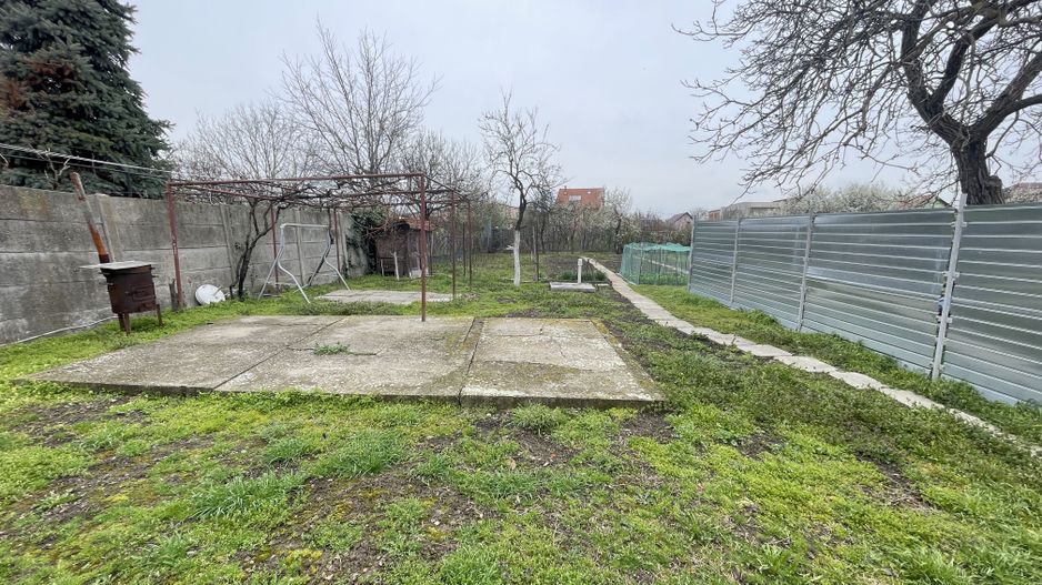 Casa de vanzare cu teren generos - Poză 13