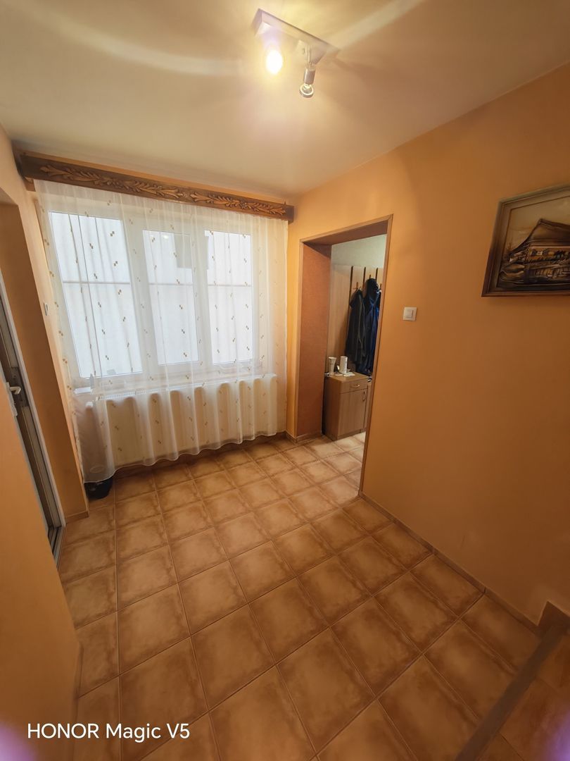 Casă cu teren generos Ghiroda vatra veche - Poză 11