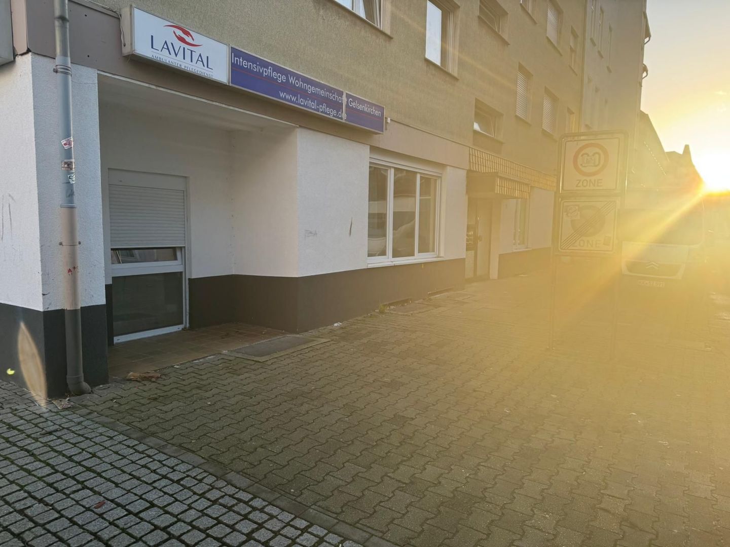 PREMIUM HEALTHCARE INVESTMENT | Guaranteed 6.77% Yield | Germany - Poză 2