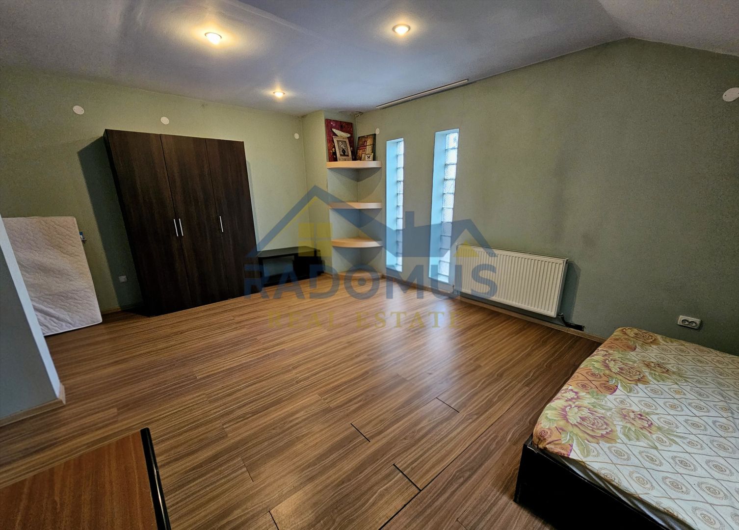 Vilă spațioasă, central, ideală pentru activități comerciale/birouri - Poză 18