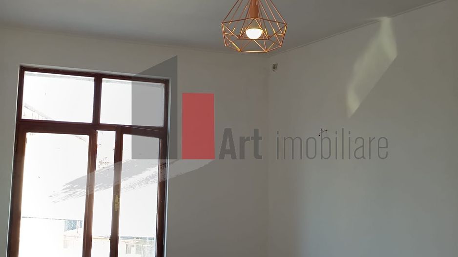 Vila  de inchiriat recent renovata - Poză 13