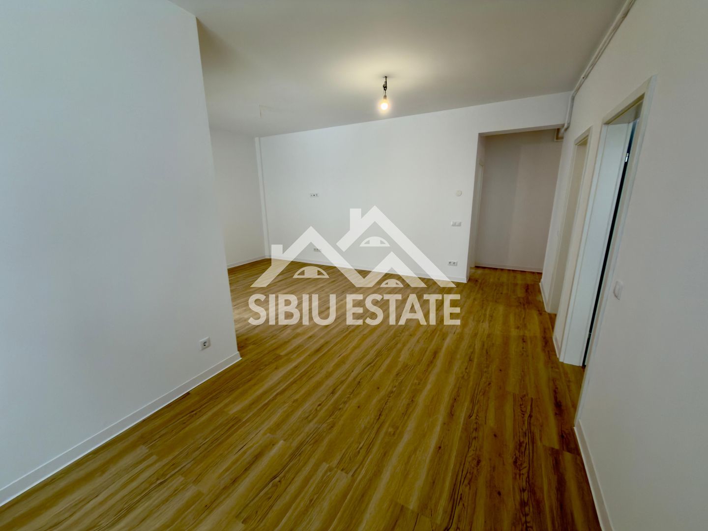 Apartament 3 camere terasa si balcon, boxa si parcare Selimbar - Poză 6