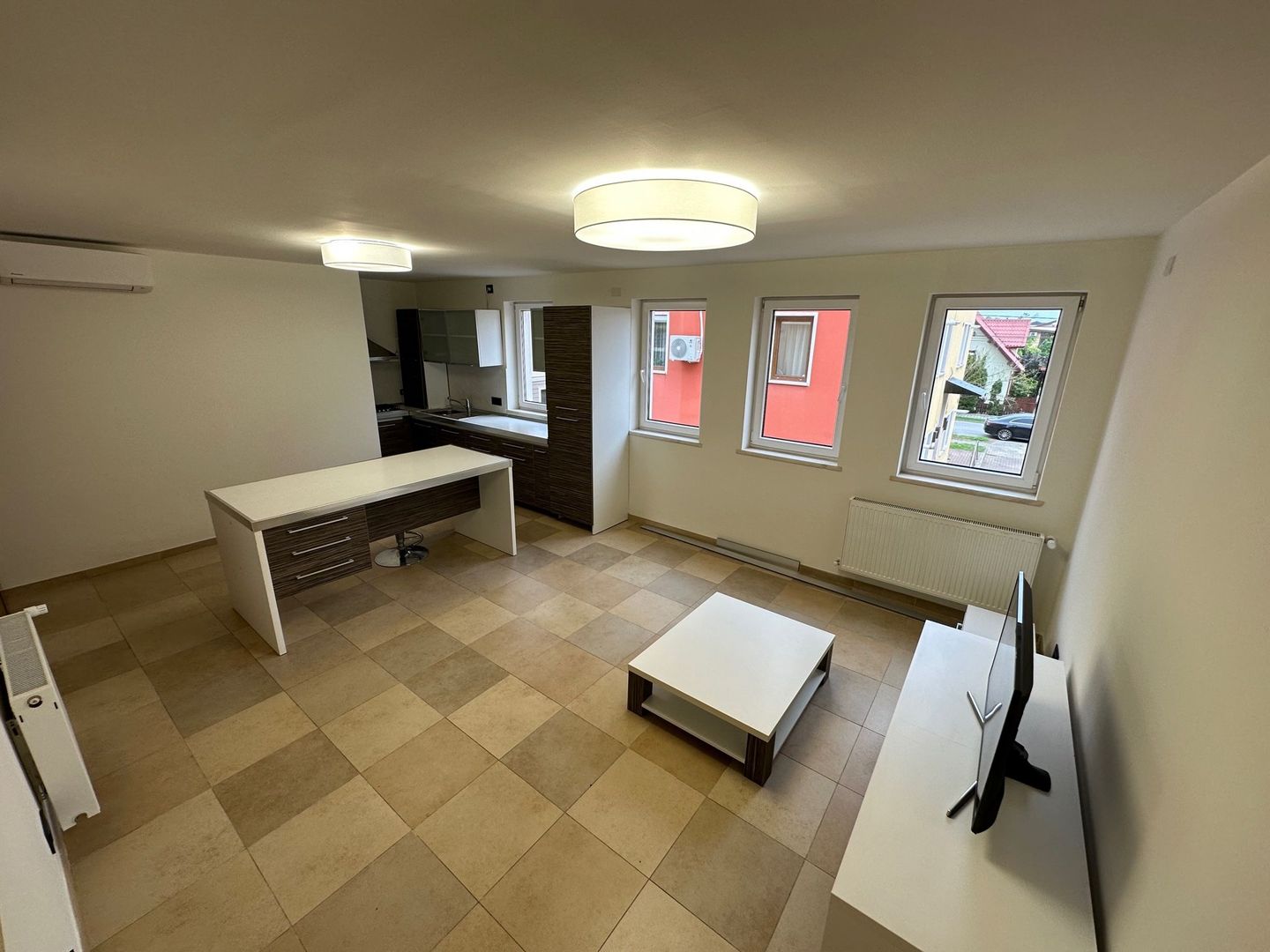 Apartament cu 3 camere de închiriat Dumbravita - Poză 8