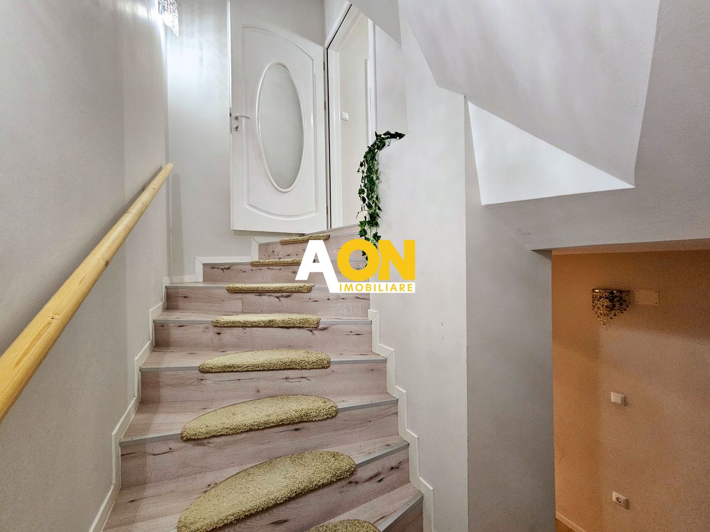 Apartament la casa, 5 camere, 121 mp utili+curte 180 mp, cu filigorie - Poză 13