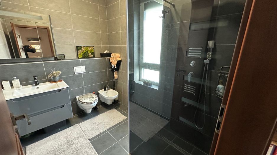 Duplex despărțit prin carpot - Poză 23