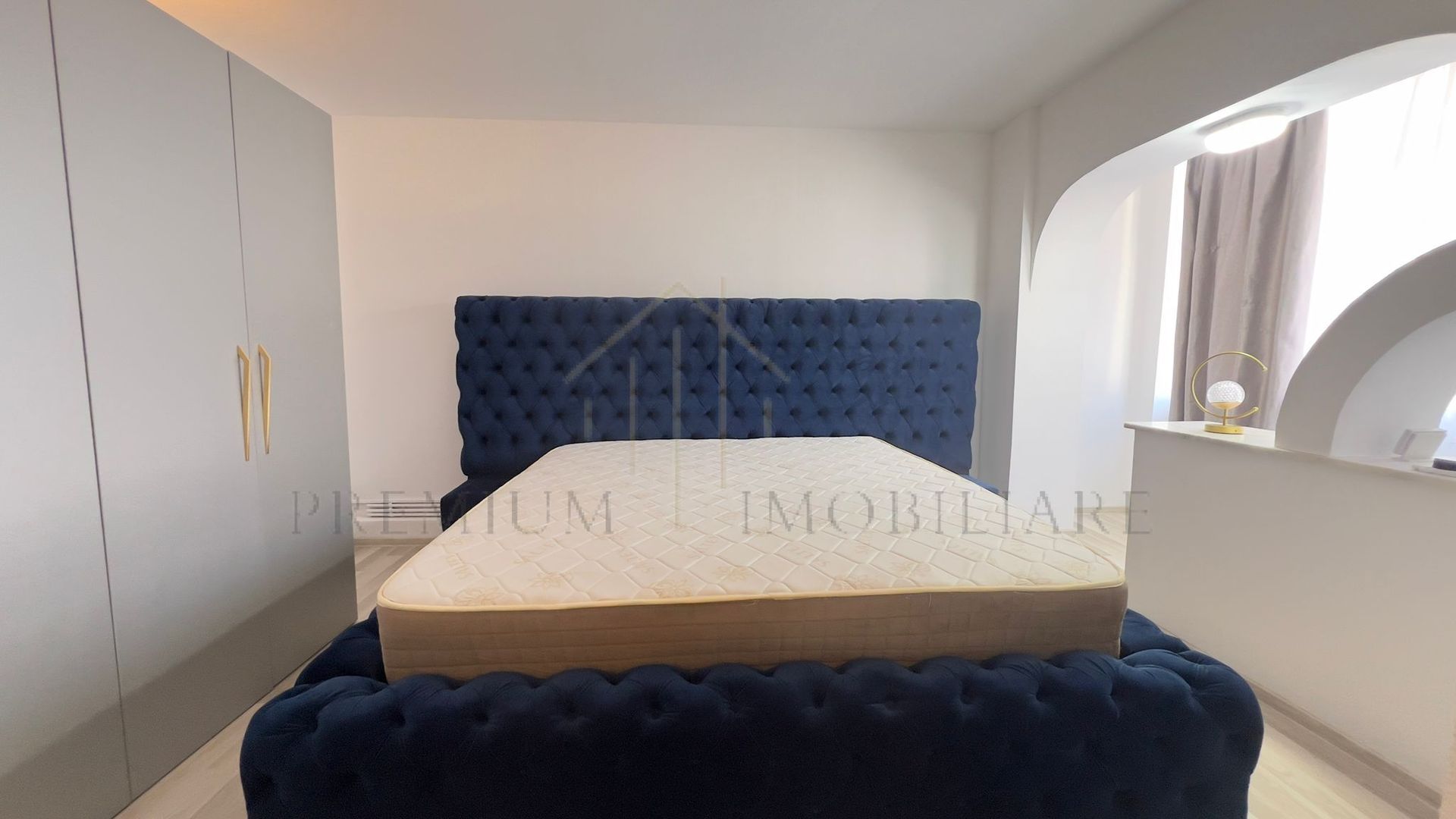 Garsoniera confort 1 - Zona de sus - Bloc nou - Poză 1