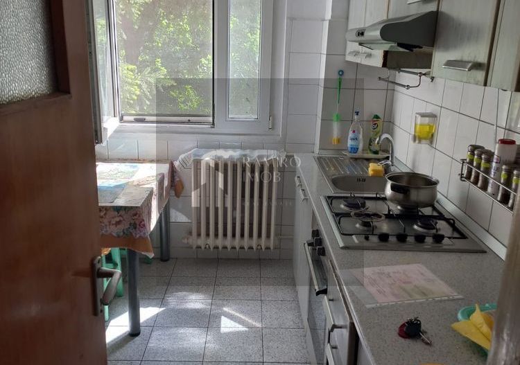 Apartament 3 camere, bloc 4 etaje, Berceni, 67mp - Poză 4