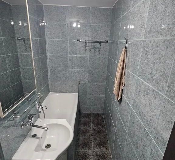 GARSONIERA LUJERULUI, BUCATARIE INCHISA, MOBILAT, METROU 5 MINUTE - Poză 4