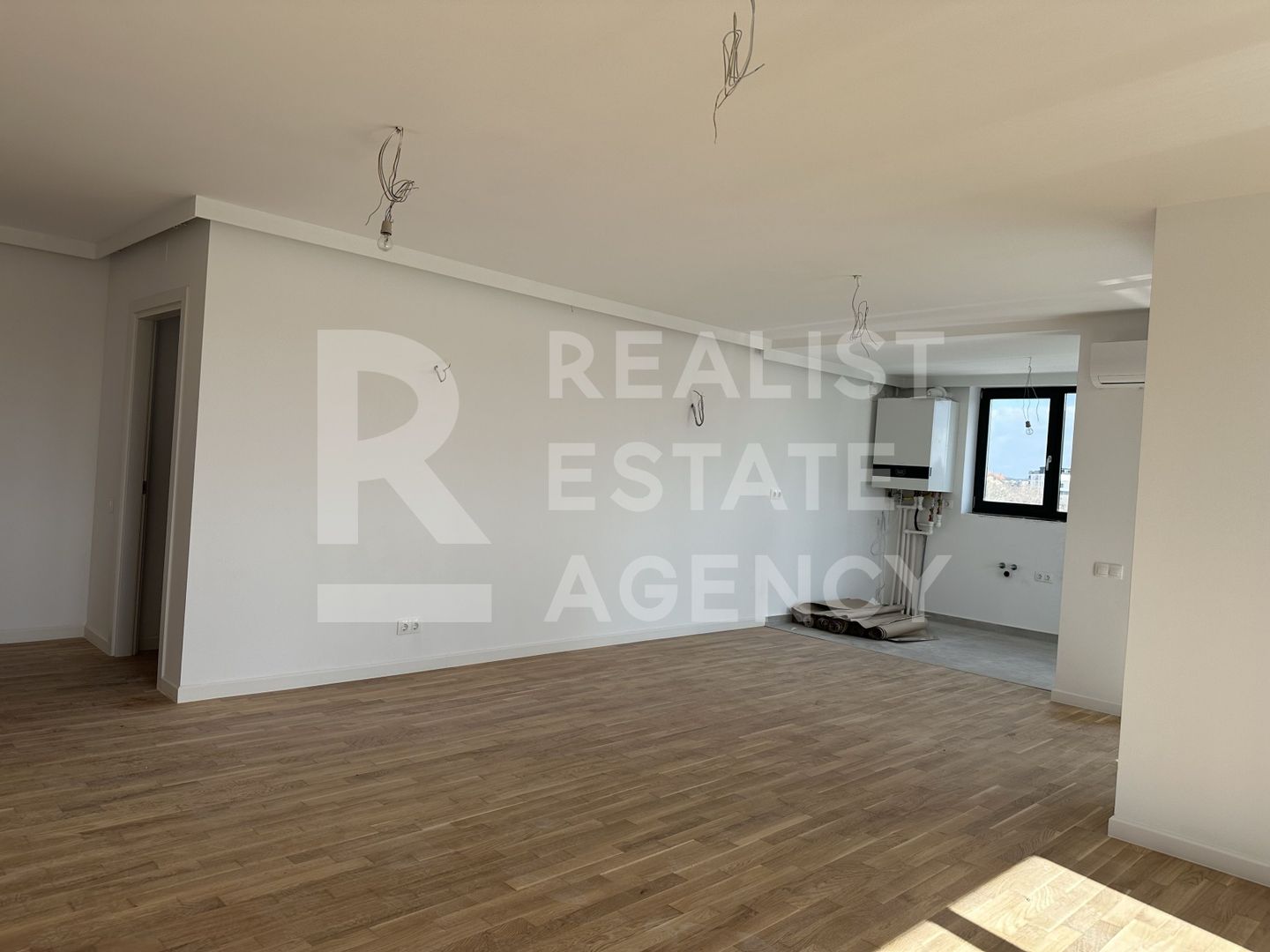 Apartament spațios cu 2 camere, vedere la lac, Sisești - Poză 4