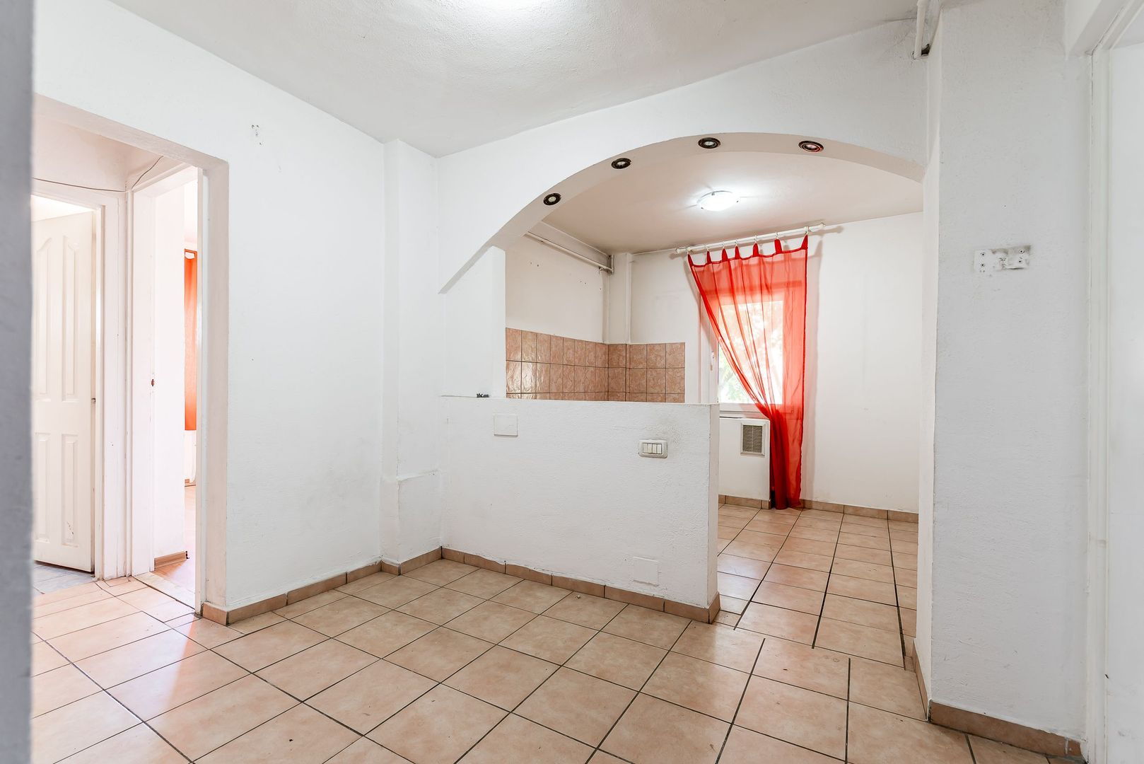 VANDUT! Apartament 2 camere, decomandat | Str Banul Maracine - Poză 6