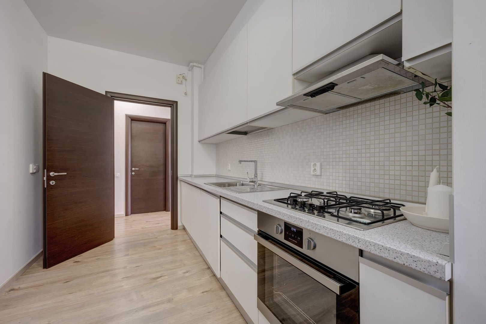 3 camere | 2 locuri parcare | boxa Laguna Residence - Poză 8