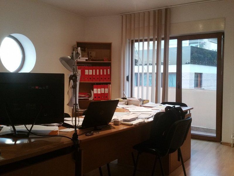 Apartament 3 camere in Romana, anexe, boxa - Poză 18