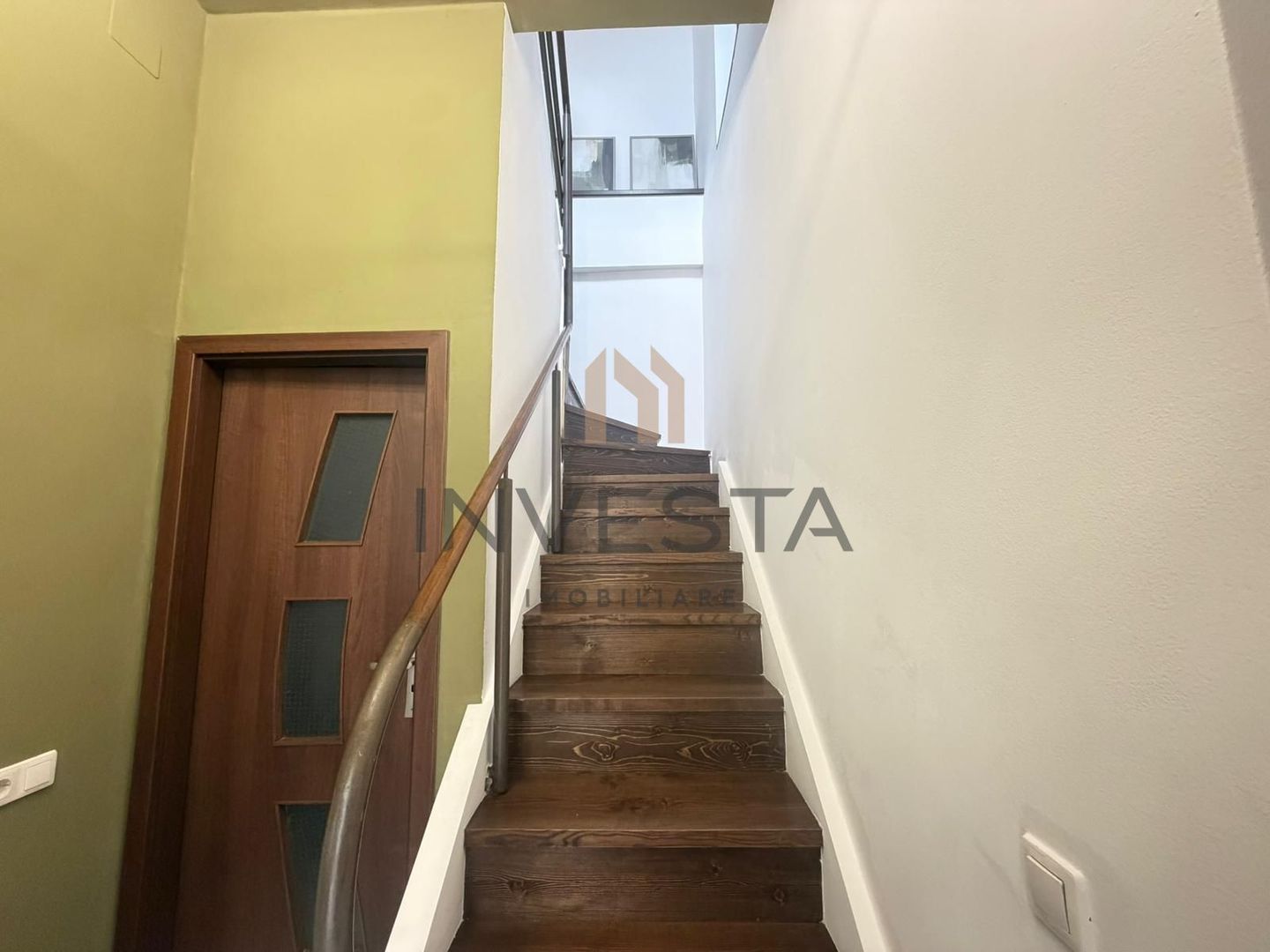 Casa finisata modern - zona centrala! - Poză 13