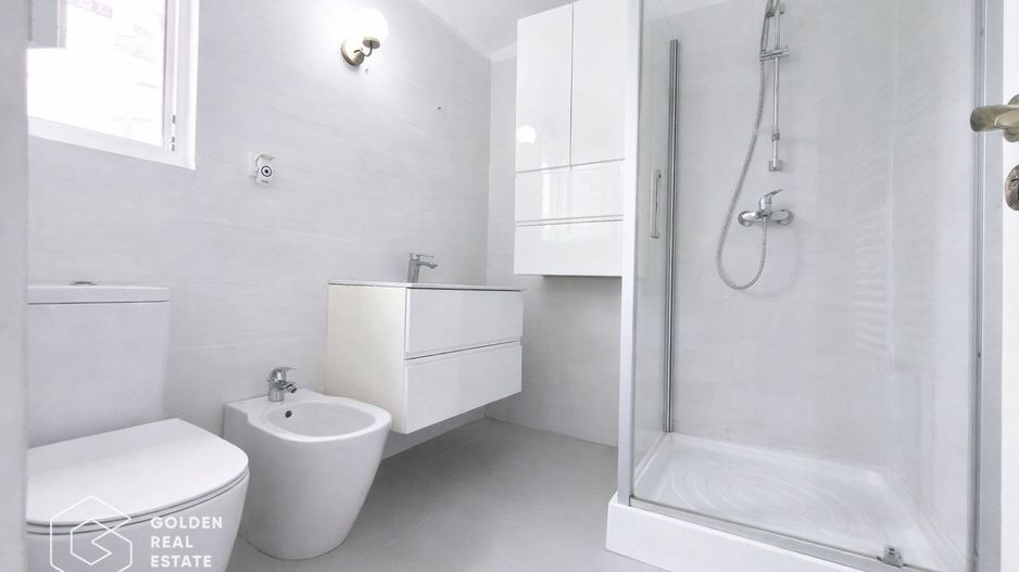 Casă zona Circumvalațiunii, aproape de City of Mara - Poză 10