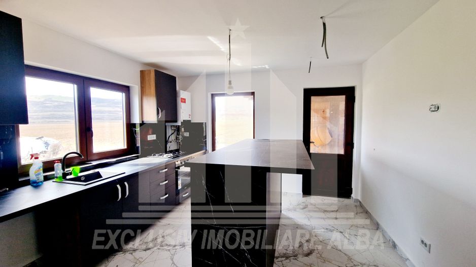 Casa de vazare in Sard, finisata la cheie - Poză 4