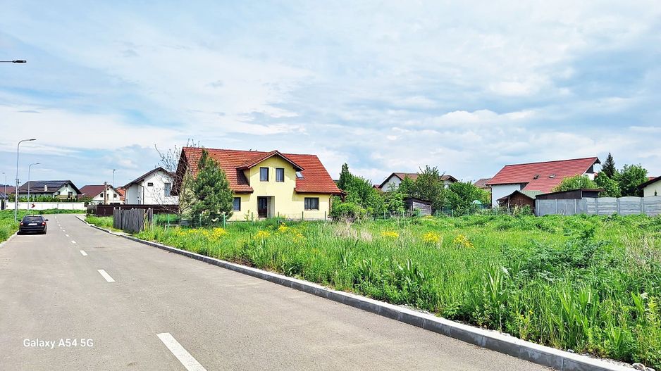 Sanpetru, teren intre case noi 685mp cu AC, utilitati, 72500 euro - Poză 5