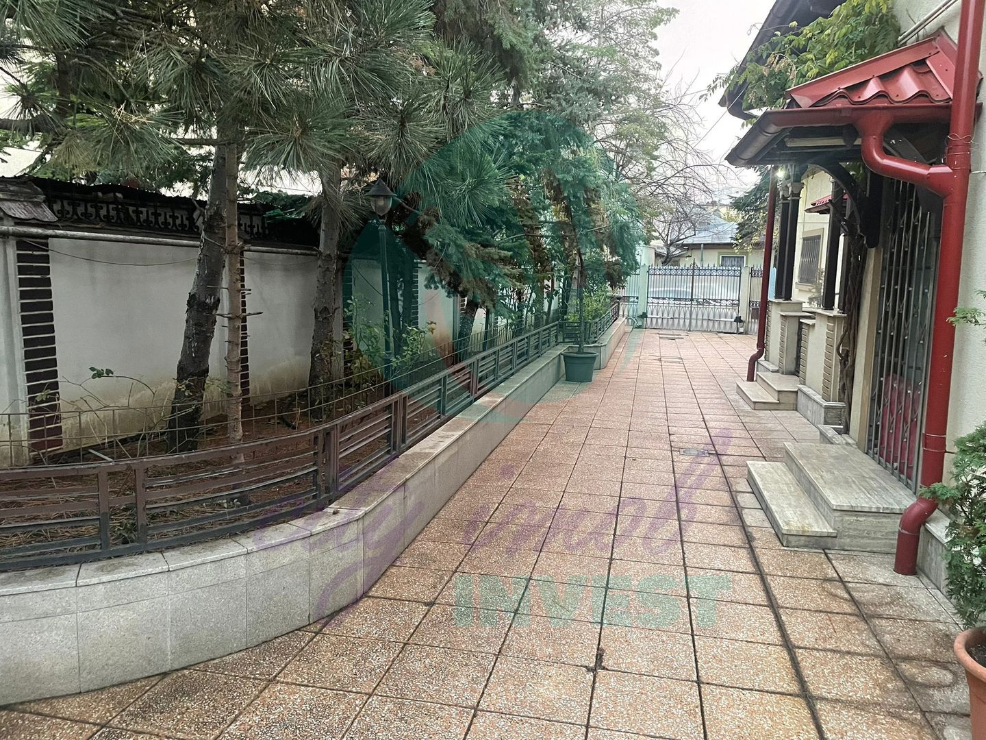 Casa formata din 2 corpuri cu TEREN 433 MP - Poză 4