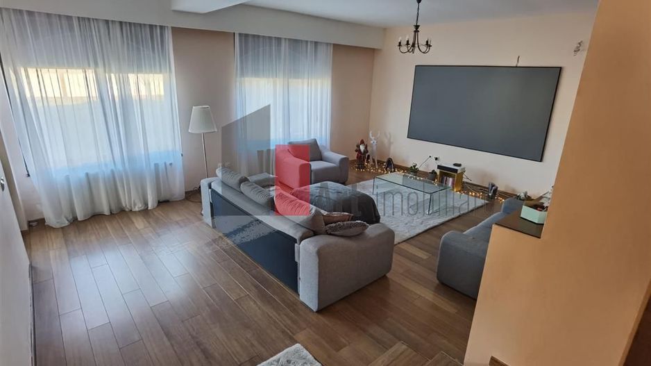 VIla 11 Camere Cernica - Poză 4