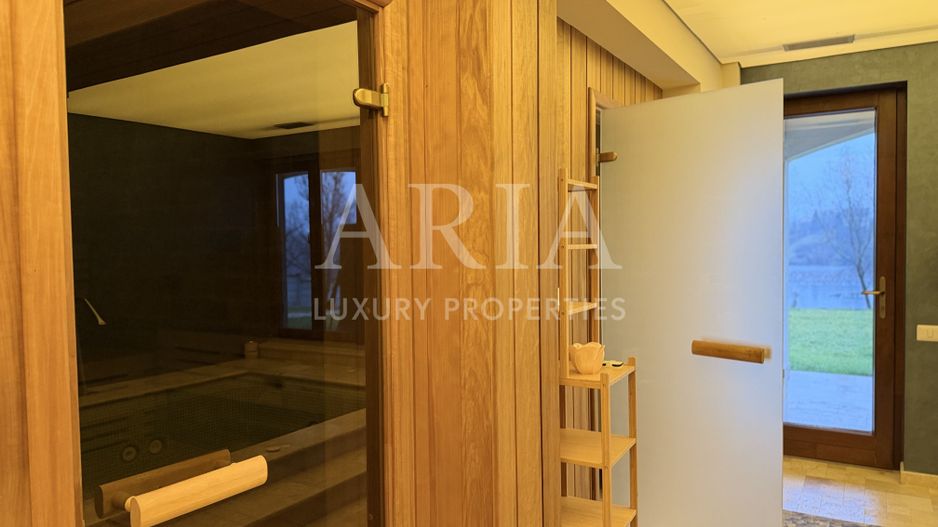 SNAGOV VILA | 36m DESCHIDERE LA LAC | PONTON 250mp | JACUZZI | SPA | BOWLING - Poză 18