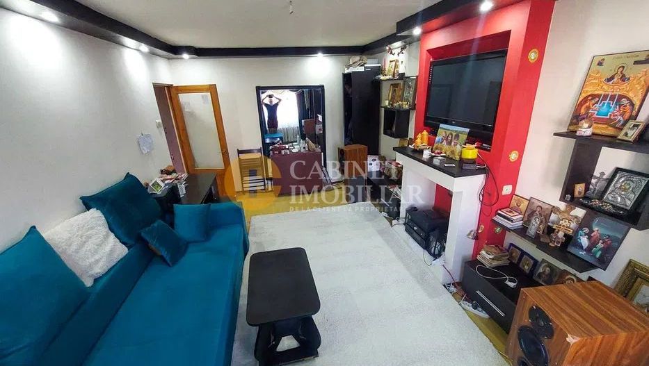 Apartament 2 Camere Decomandat Nicolina-Cug , 54Mp Bloc 1986 - Poză 3