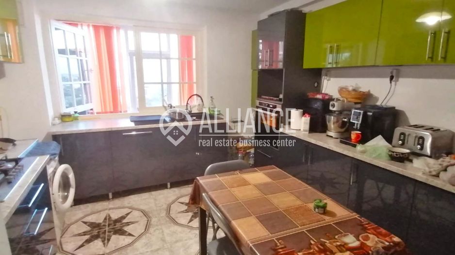 BULEVARDUL FERDINAND (COD 10)- Apartament 3 camere de vanzare - Poză 1