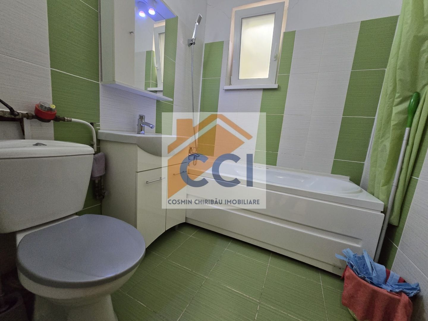 DE VÂNZARE - Apartament cu 2 camere în Bacău - Etaj 1 - Poză 21