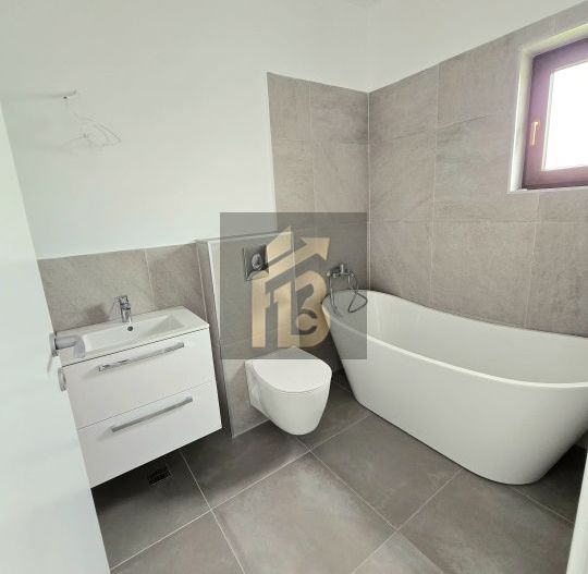 ​Casă 3 camere, 2 băi, curte generoasă 471 mp - Complex Luna, Balotești - Poză 11