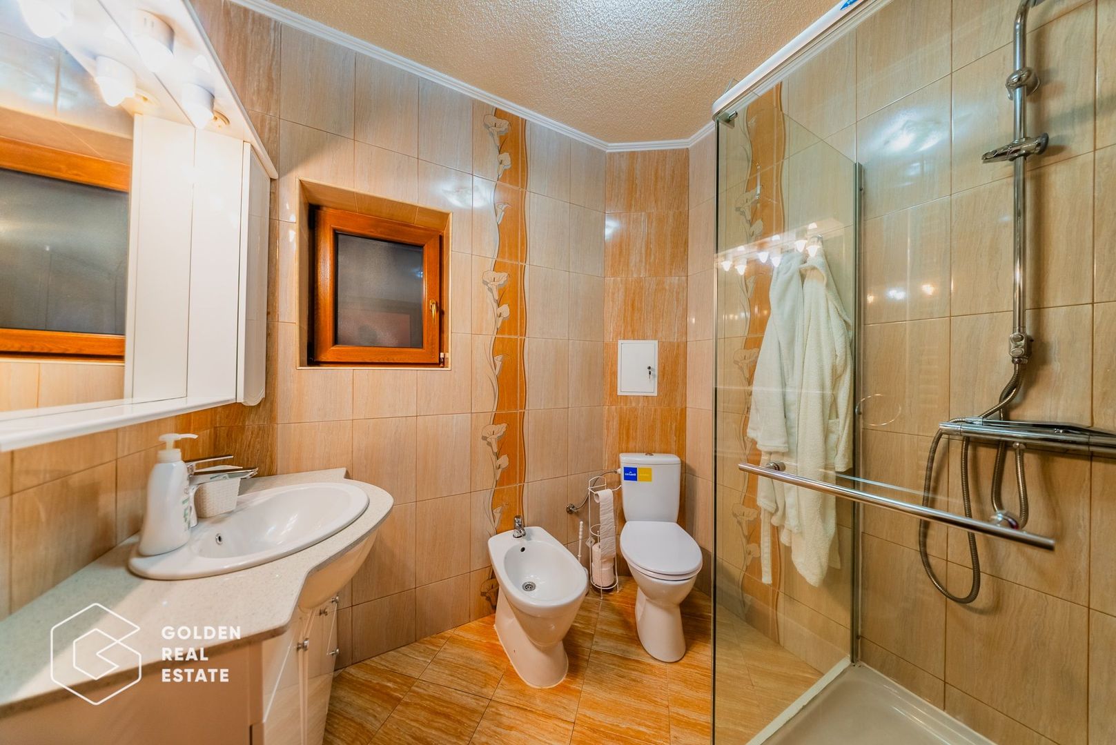 Casa la cheie, eficienta energetic, 4 dormitoare, Sagu - Poză 10