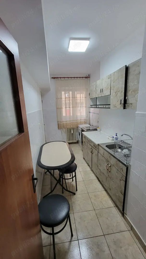 APARTAMENT SPATIOS ZONA CAPITALE - Poză 4
