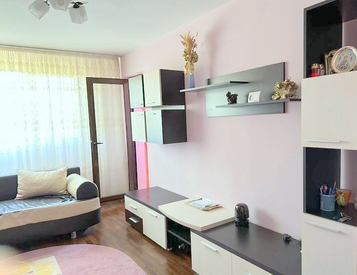De vanzare apartament cu 3 camere, micro 38, et. 3, 63.000 euro - Poză 2