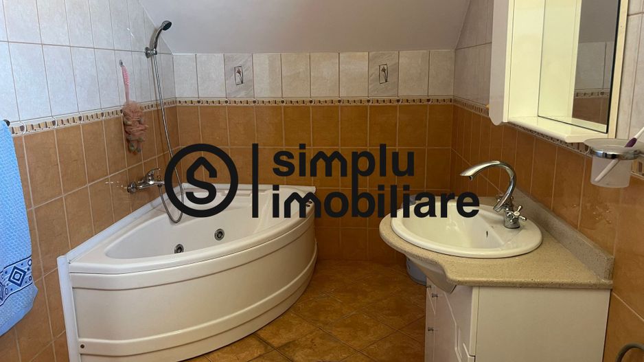 Vila S+P+1+M Lapus, str Paunitei - Poză 11