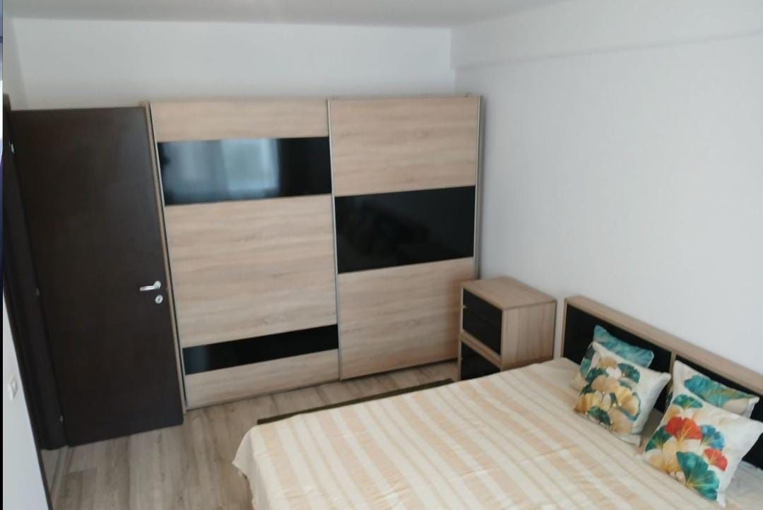 Apartament spatios 2 camere, 2 bai si balcon 13mp in zona Poltehnica - Poză 3
