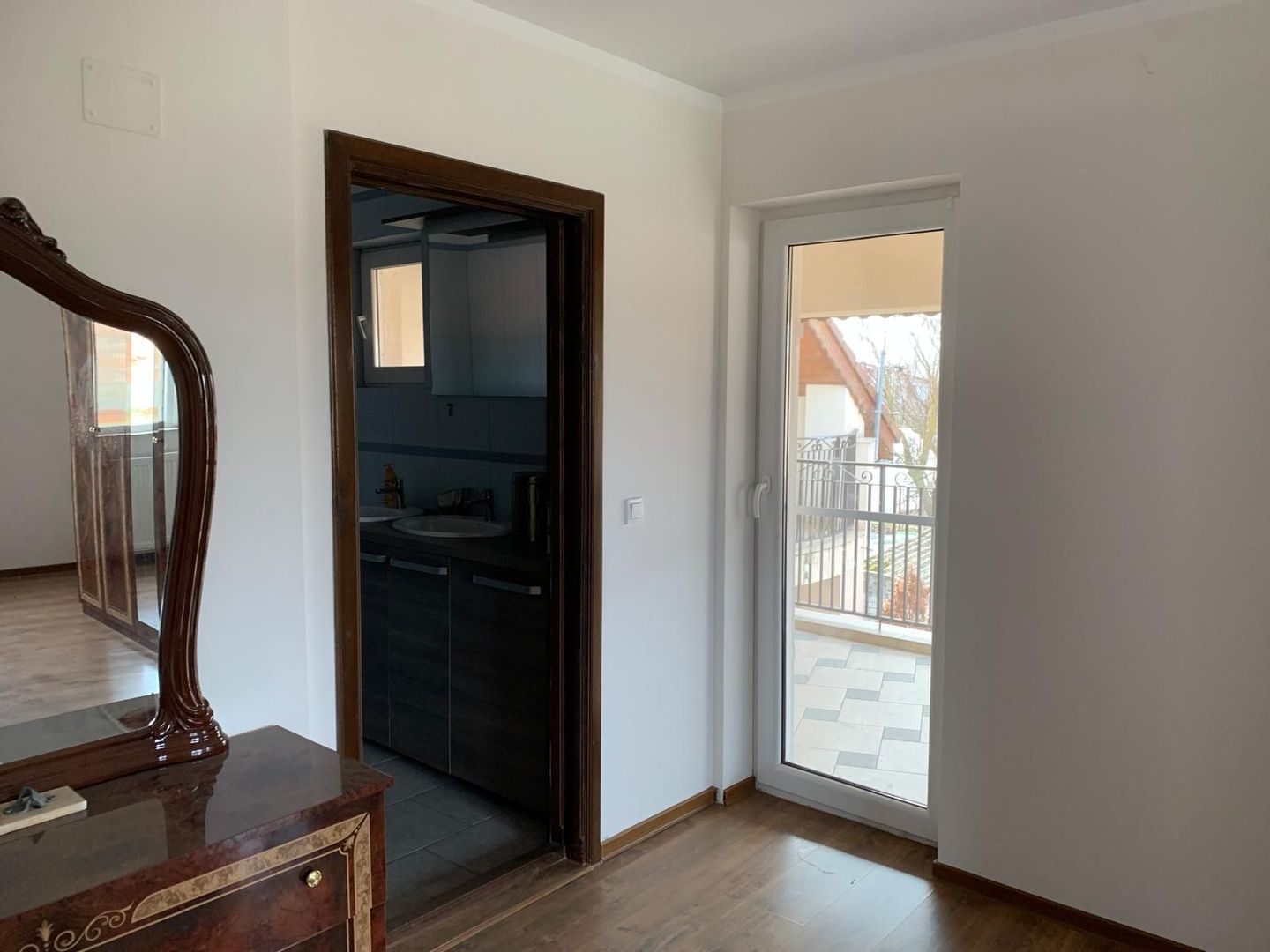 Duplex premium în vatra veche a localității Moșnița Veche - Poză 17
