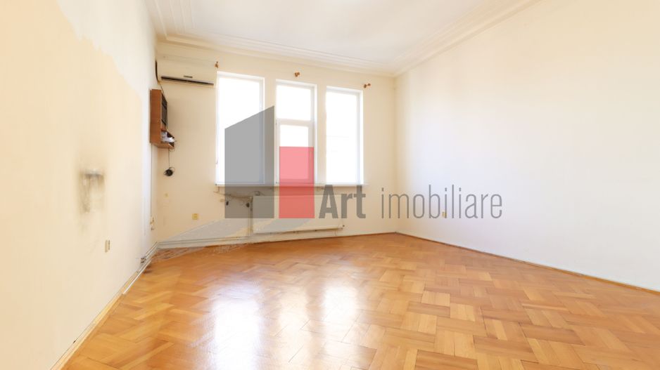 Apartamentul "DEKORA", bloc Art Deco, interior compartimentat de exceptie - Poză 3