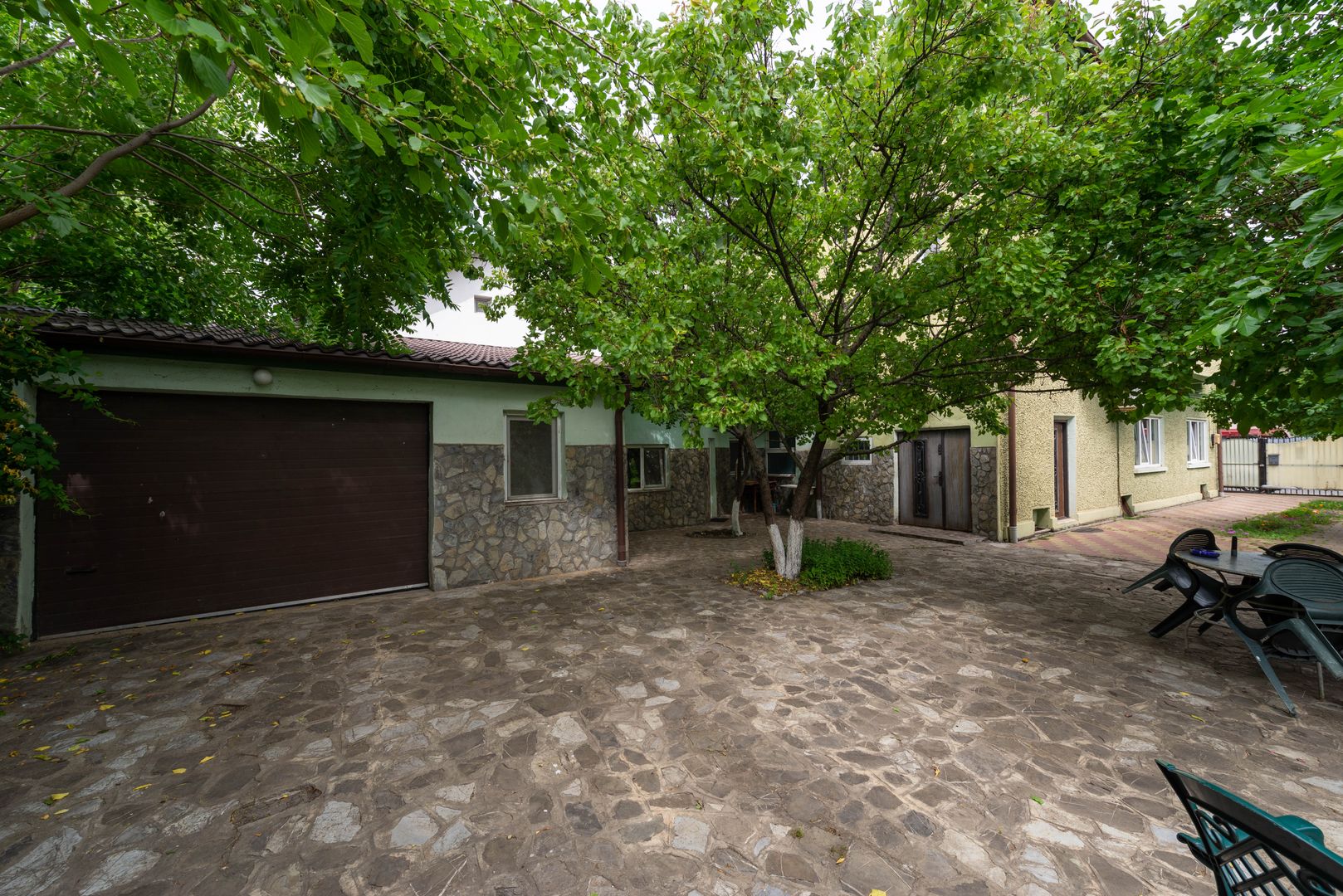 Vila deosebita cu teren 1050 mp de vanzare Metrou Republica Sector 3 - Poză 3