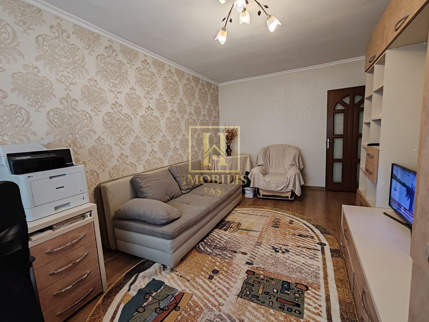 Prima inchiriere! Ap. 2 camere, D., et.2, 460euro-Podul de Fier - Poză 2
