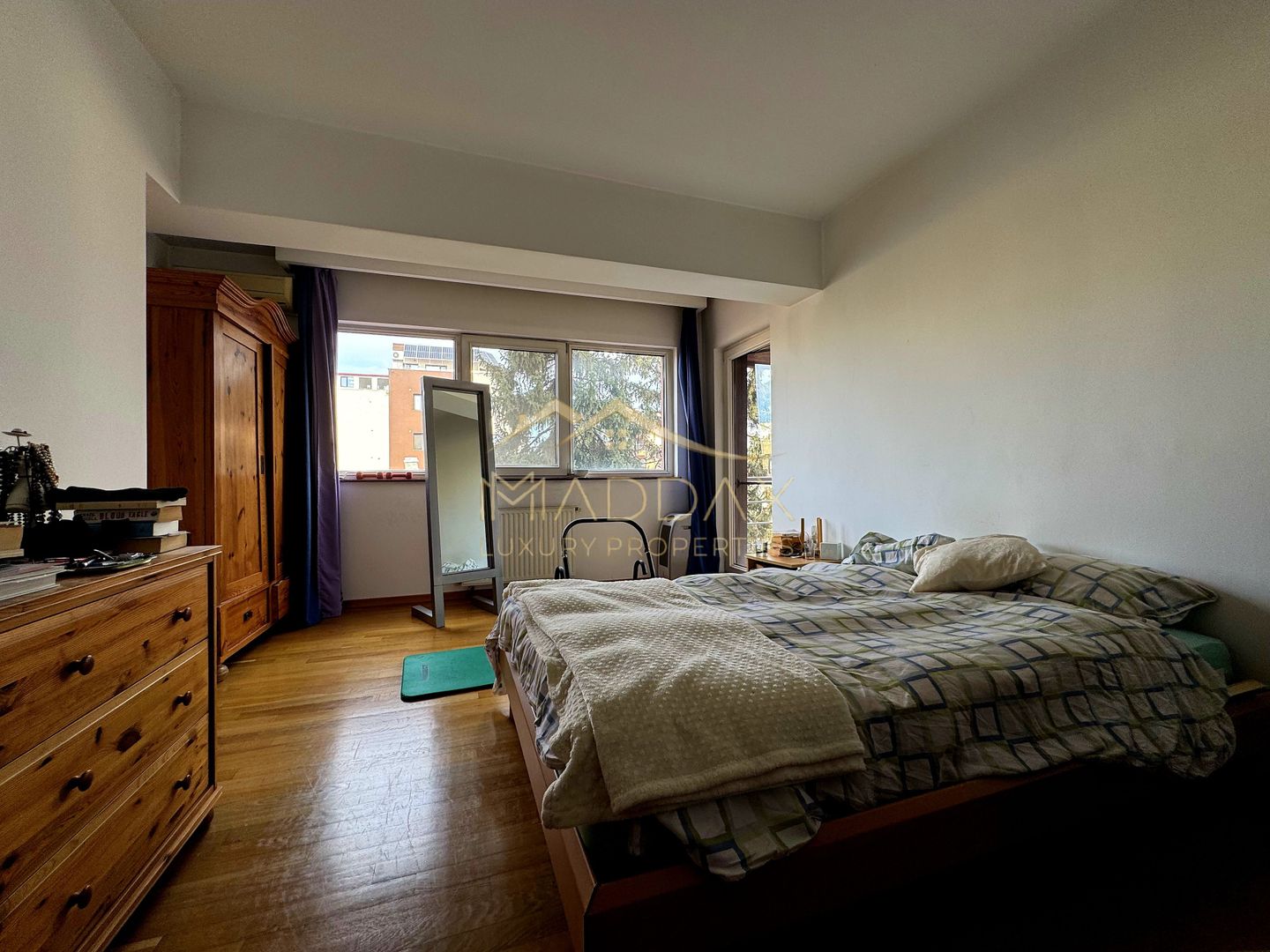 Apartament Elegant de Vânzare – 5 Camere/ 3 Băi, *Arcul de Triumf* - Poză 16