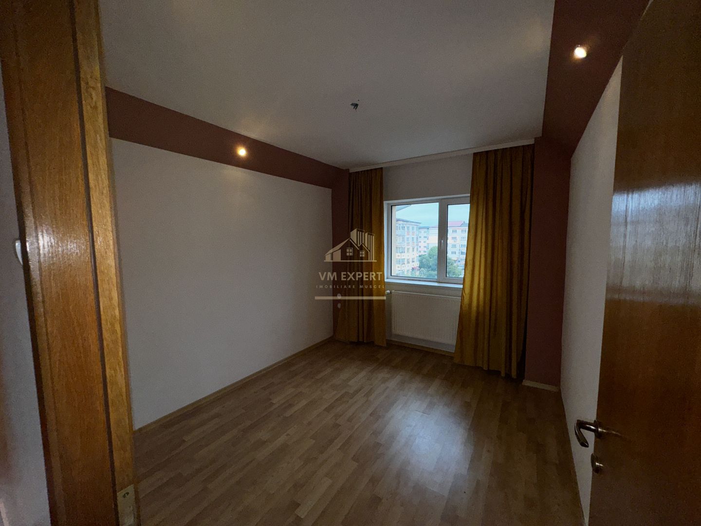 APARTAMENT CAMPULUNG TIP PENTHOUSE, 5 CAMERE GRUI - Poză 50