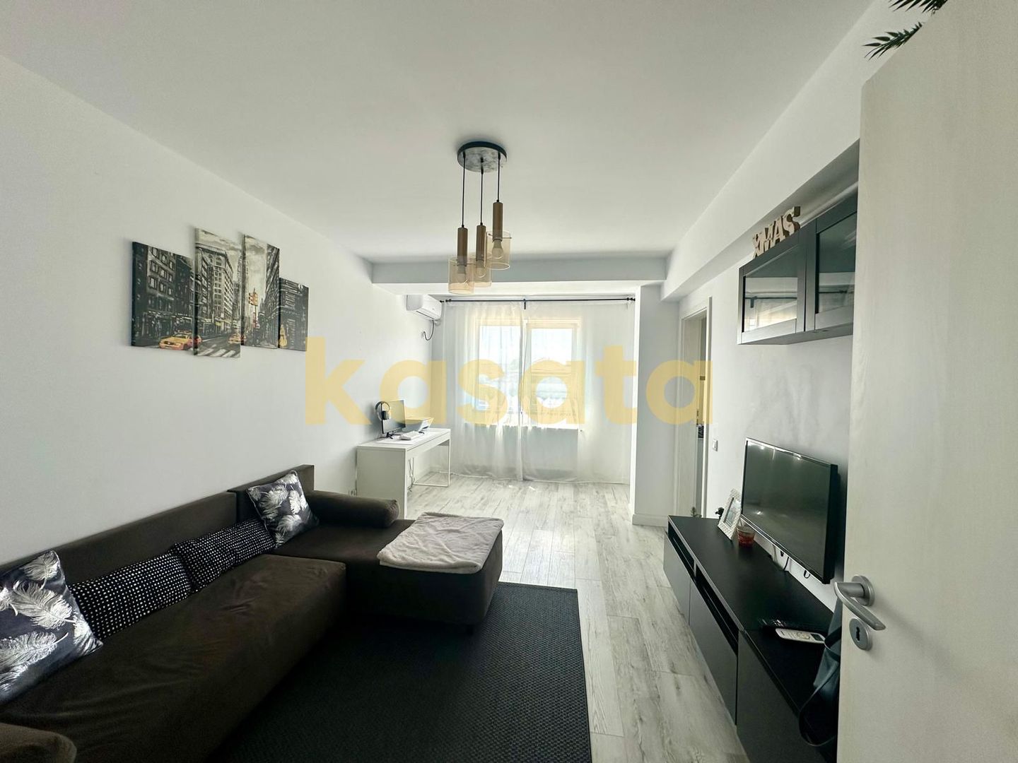 2 camere vanzare, luminos, loc de parcare - Poză 2