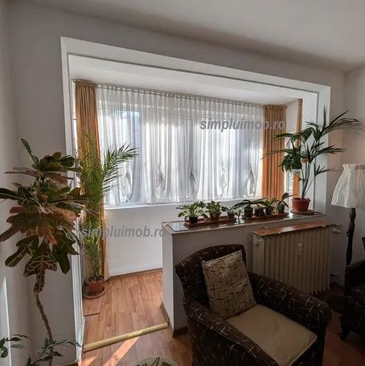 Decomandat etaj intermediar 3 camere Alexandru Obregia - Poză 2
