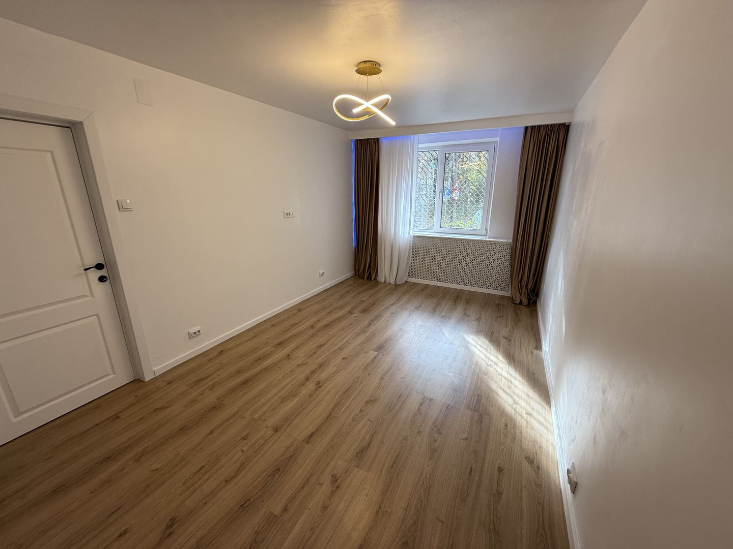 Garsoniera Renovata - Decomandata - Gorjului - Metrou 10 minute - Poză 10