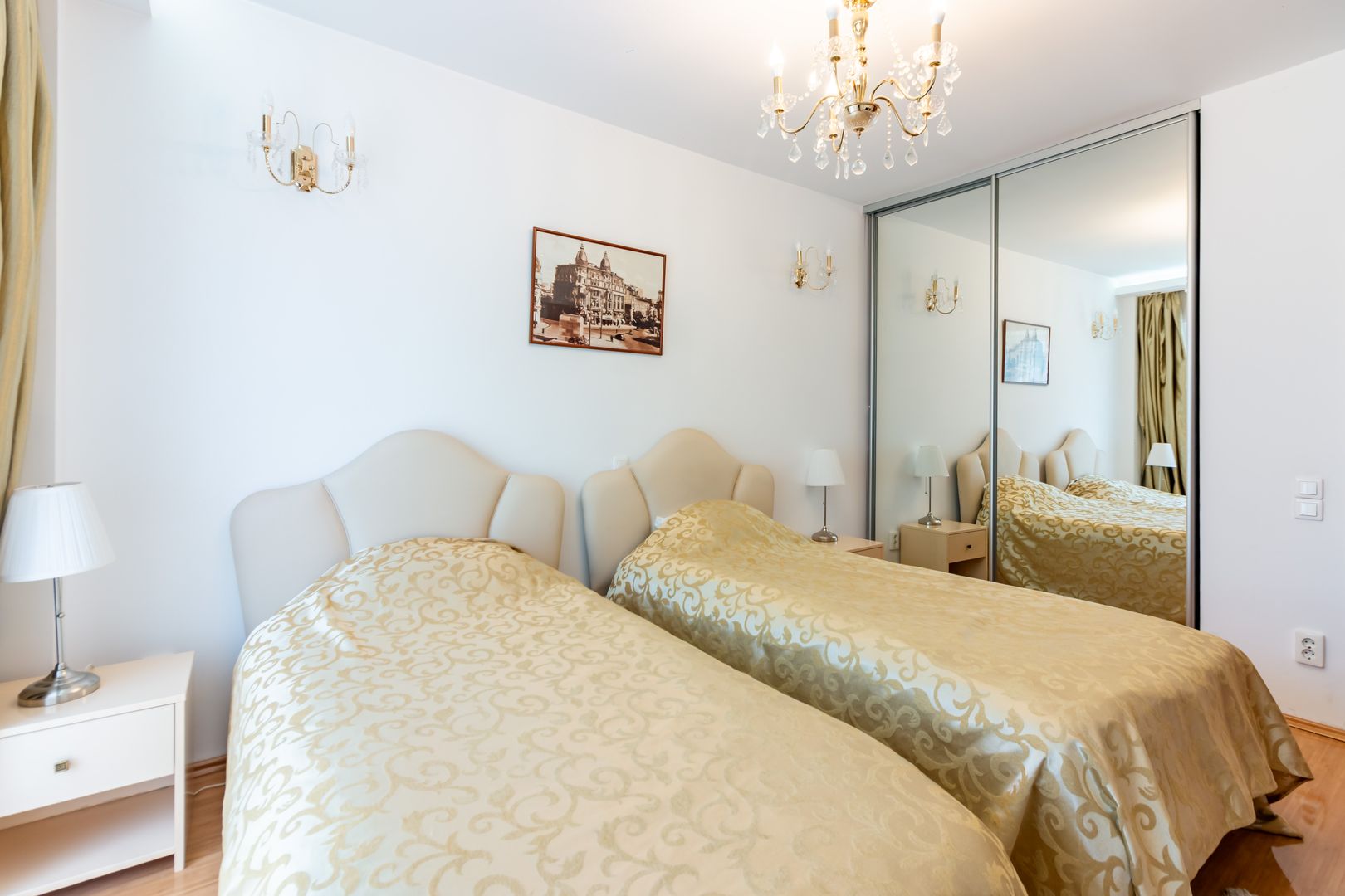Apartament spatios 3 camere,  P-ta Unirii/ Sf Vineri - Poză 7