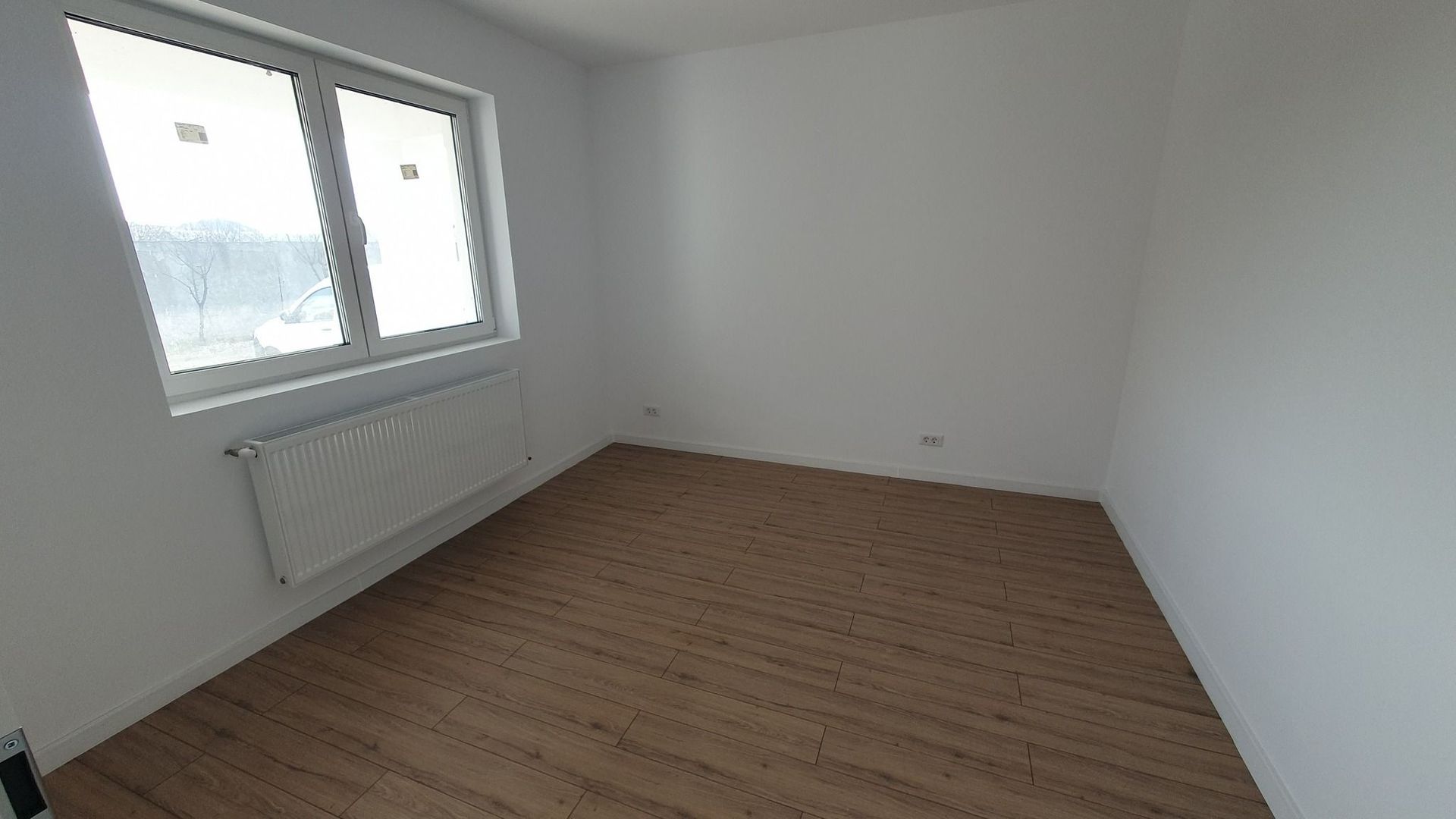 Casa dintre lacuri, Crevedia, cartier nou. - Poză 10