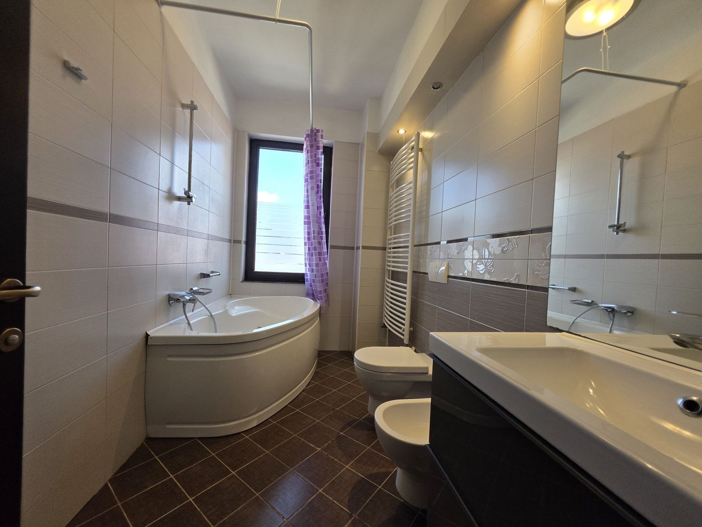 Inchiriere apartament 3 camere, 2 parcari in Iancu Nicolae! - Poză 12