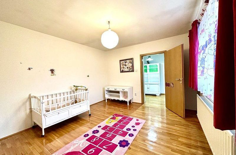 Casa la intrare în Ghiroda - Poză 28