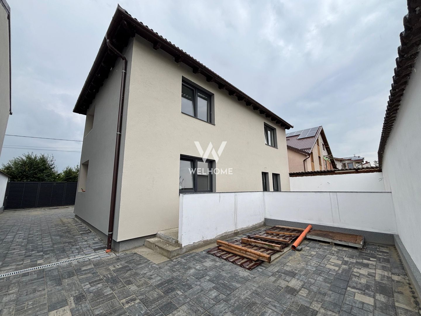 Casă INDIVIDUALĂ cu PIVNIȚĂ și POD în Sibiu - Poză 4