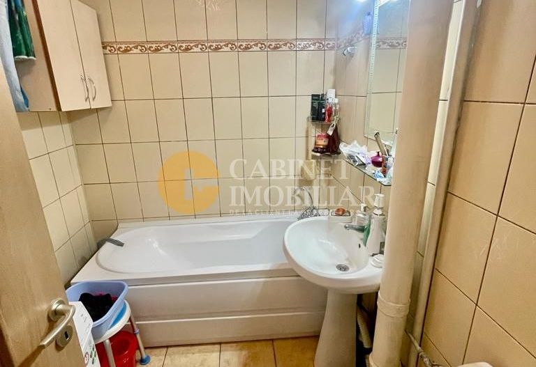 Etaj 2 Gara- Arcu Apartament 3 camere decomandat 2 bai - Poză 7
